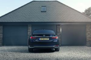 Lexus ES300h with Digital Door Monitors 2020 года  (UK)